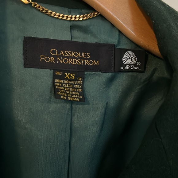 Kelly Green Wool blazer with matching skirt. - Picture 4 of 8